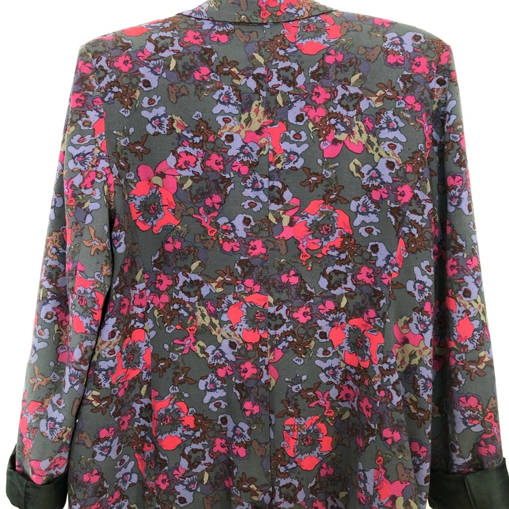 Silence + Noise Floral Blazer from Urban Outfitters - Picture 3 of 6